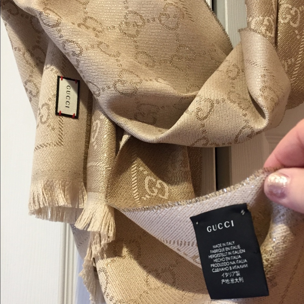 Authentic Stunning Gucci Shimmer Scarf/Wrap - Picture 6 of 8